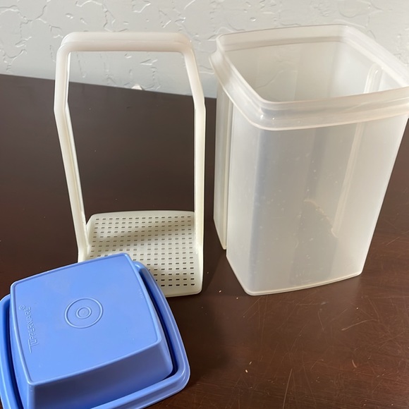 Tupperware Pickle Container - Picture 3 of 6